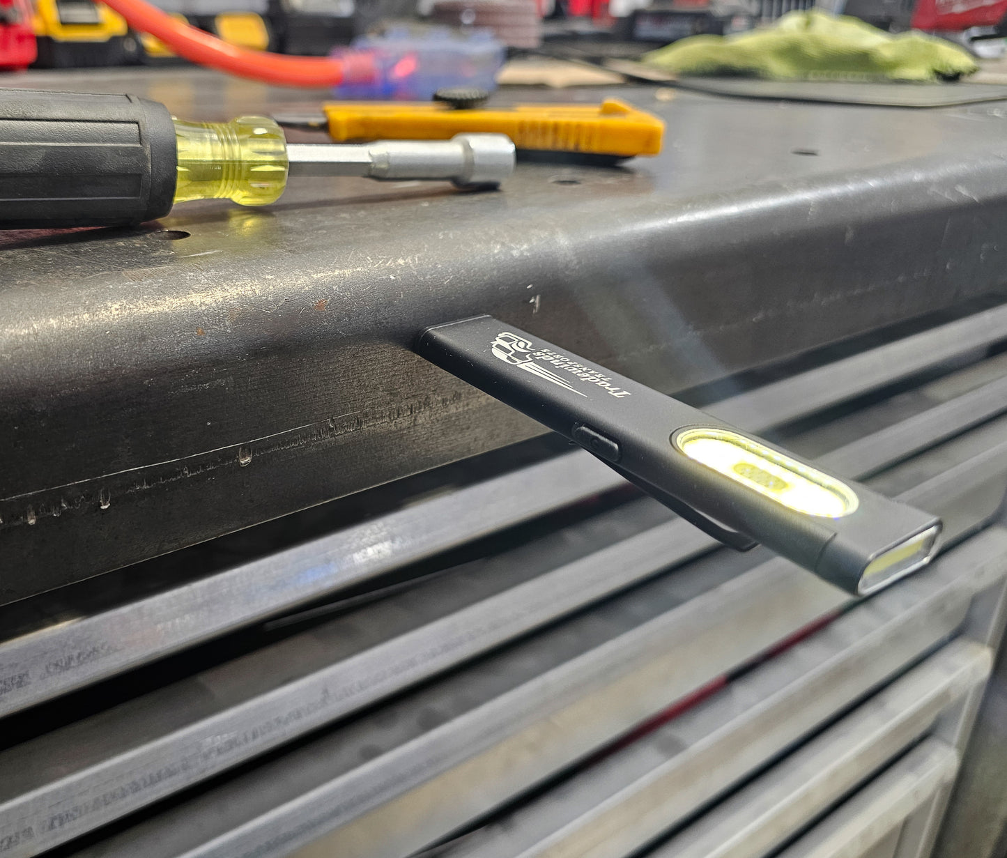 T7 Ultra Slim USB-C Rechargable 500 Lumen Work Light