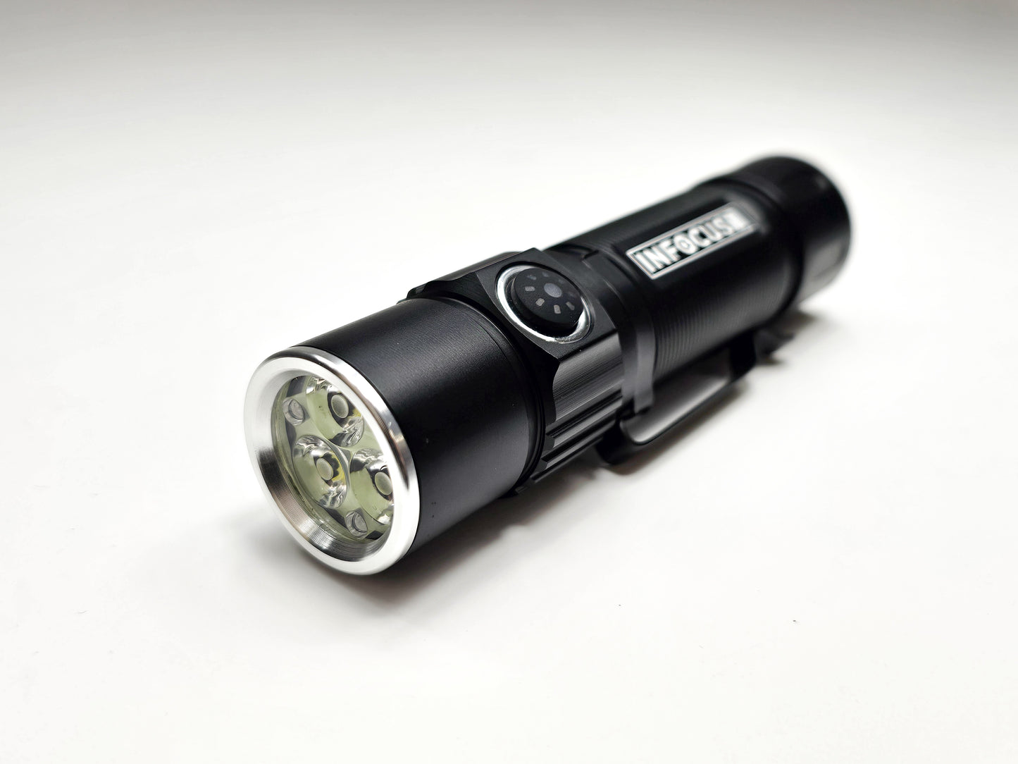 1100 Lumen Rechargeable Power bank Flashlight