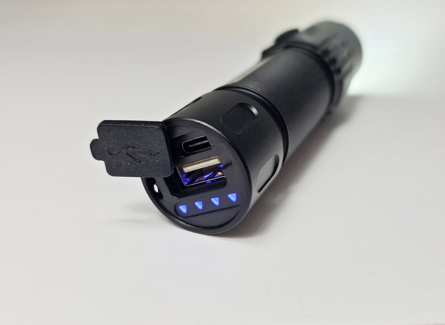 1100 Lumen Rechargeable Power bank Flashlight