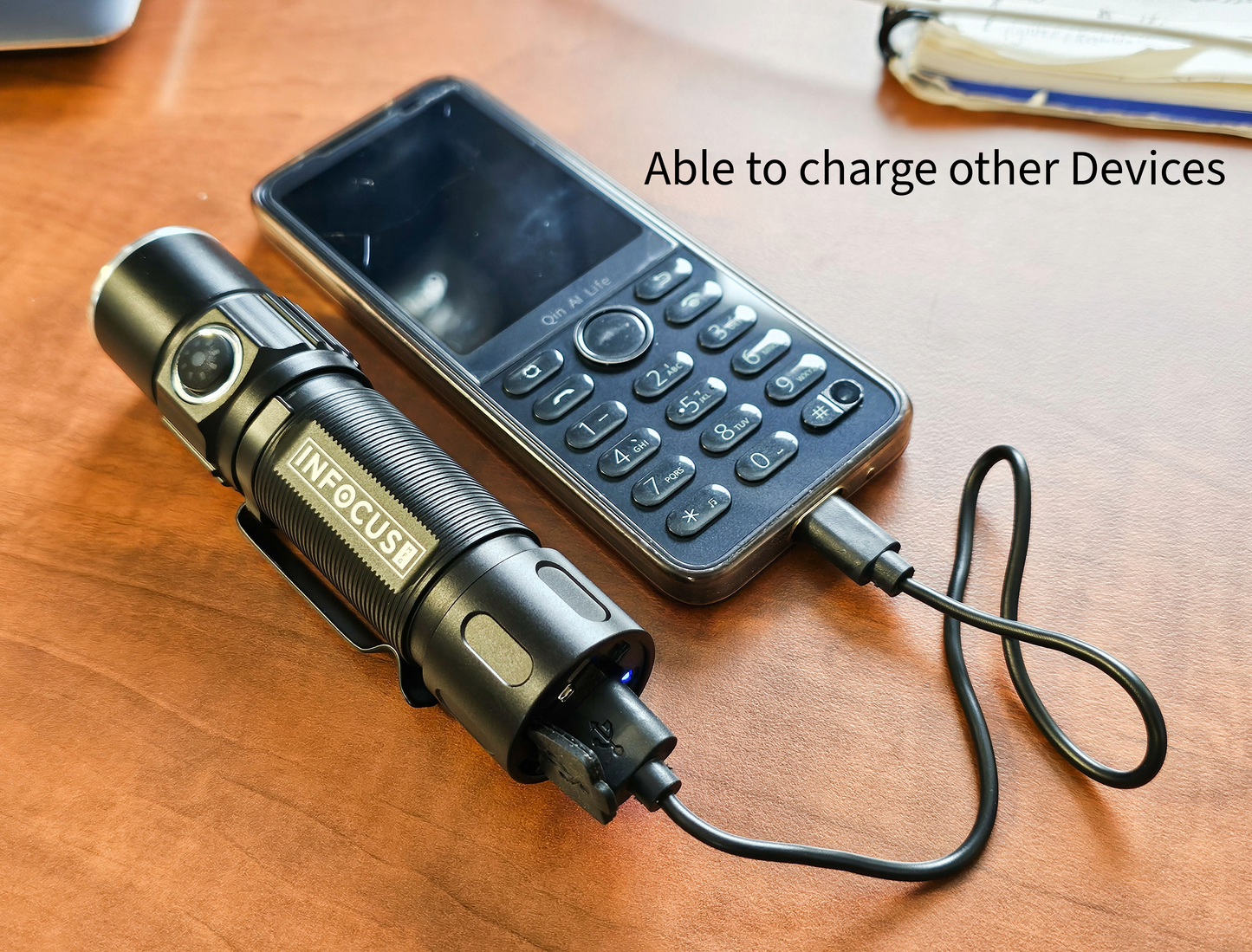 1100 Lumen Rechargeable Power bank Flashlight